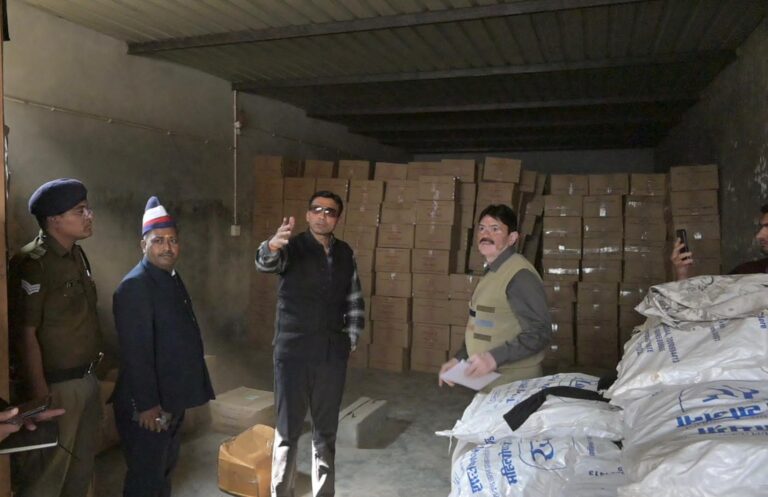 गोदाम में निरीक्षण के दौरान मिले बाल श्रमिक; डीएम ने गौदम स्वामी के विरुद्ध मुकदमा दर्ज करने के दिए निर्देश…