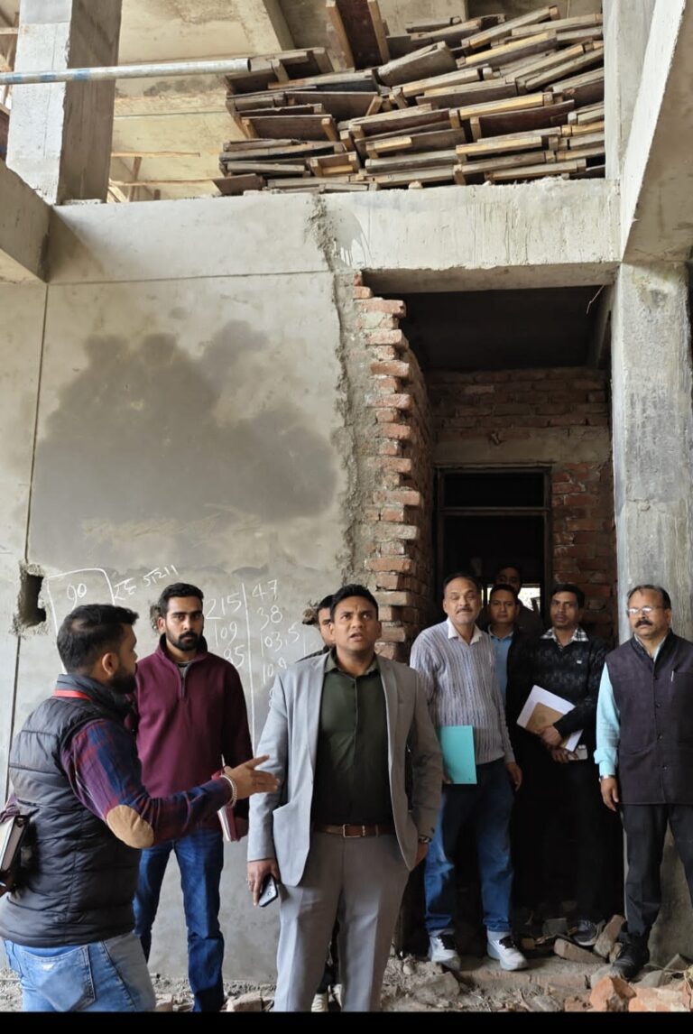 CM धामी के निर्देशों पर आवास विभाग सक्रिय, सचिव डॉ आर राजेश कुमार ने मौके पर पहुंचकर परखी व्यवस्थाएं…