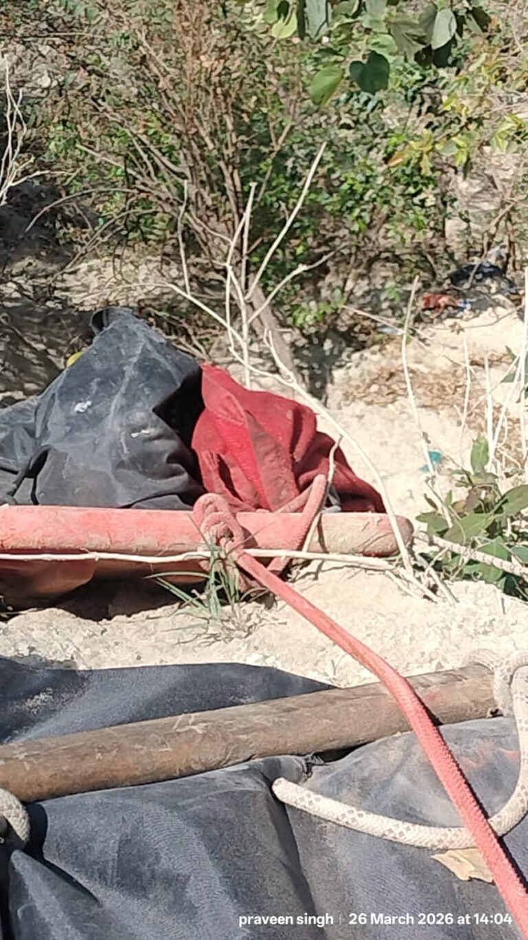 देहरादून, दुर्गम खाई में फंसे शव को एसडीआरएफ ने किया बरामद…