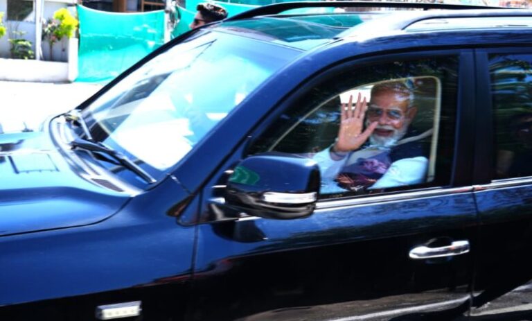 मुख्यमंत्री पुष्कर सिंह धामी के नेतृत्व में उत्तराखंडवासियों ने किया अपने लोकप्रिय प्रधानमंत्री का जोरदार स्वागत