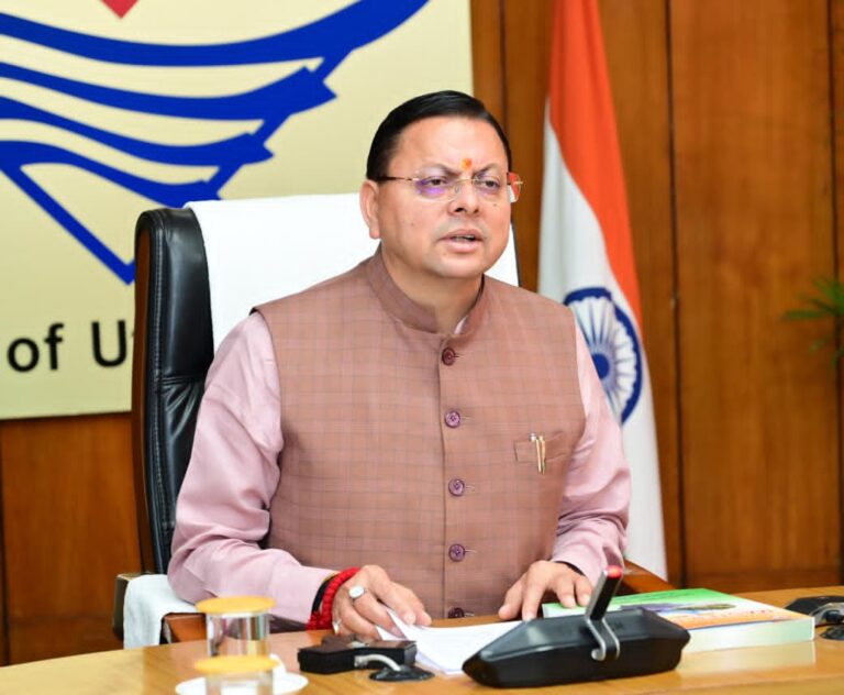 मुख्यमंत्री ने लोक निर्माण विभाग की मास्टर प्लान पुस्तिका का किया विमोचन