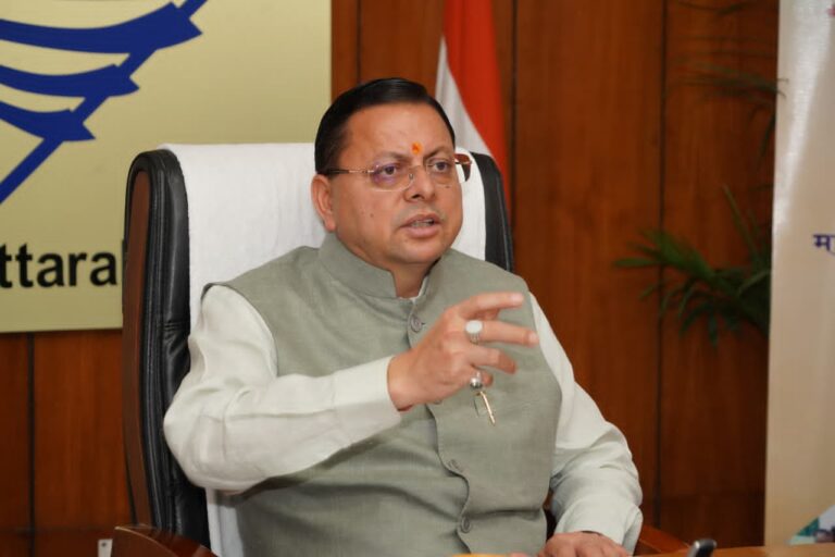 मुख्यमंत्री पुष्कर सिंह धामी ने वन क्लिक के माध्यम से साढ़े सात लाख से अधिक पेंशनर्स के खाते में भेजी पेंशन