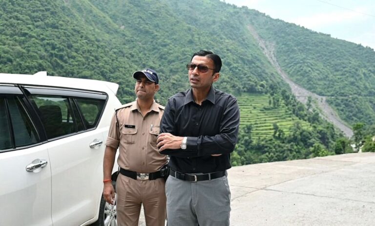 जिला मजिस्ट्रेट सविन बंसल ने कुख्यात बिल्डर पुनीत अग्रवाल को किया 6 माह के लिए जिला बदर